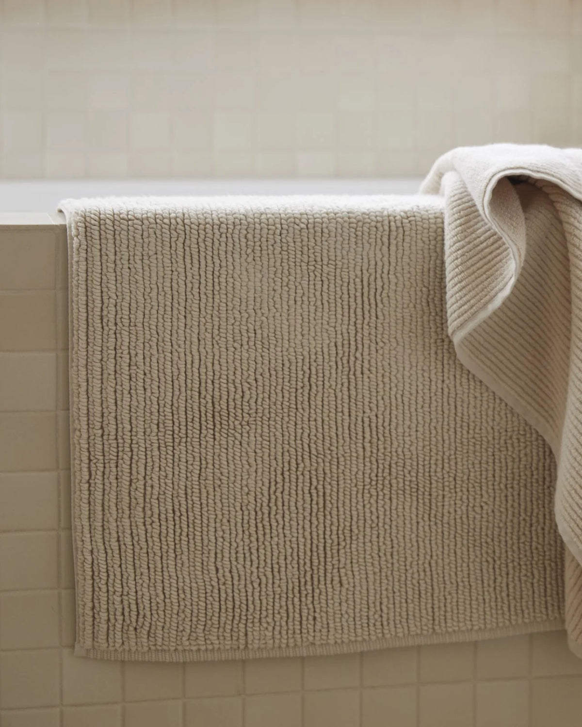 The Luxe™ Soft Rib Tub Mat 1